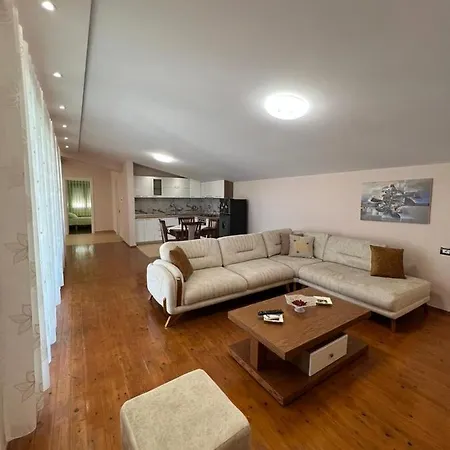 Penthouse & Apartment Durres